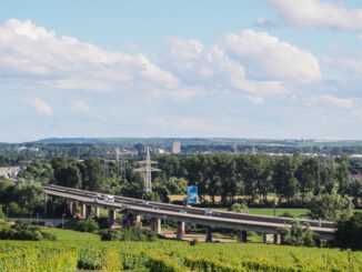 A671 bei Hochheim wieder für den Verkehr geöffnet: Zeitplan für weitere Arbeiten bis Herbst 2026
