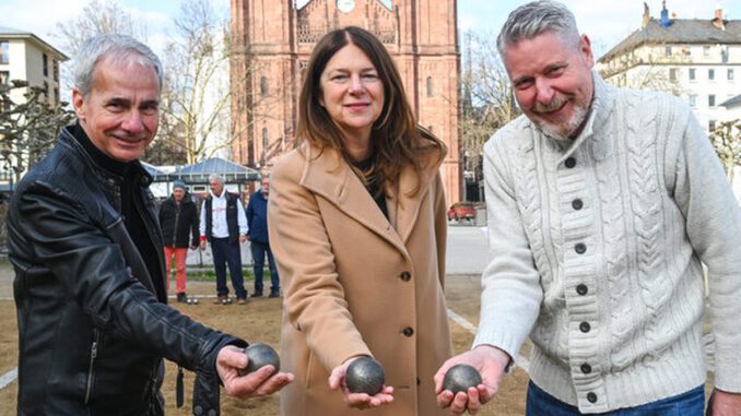 Bouleplatz am Luisenplatz wieder geöffnet: Kostenfreie Bahnen und Leihangebote verfügbar