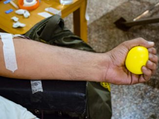 Rheingau Taunus Kreis wirbt mit Happy Socks für neue Blutspender