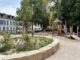 Spielplatz am Schlosspark Biebrich eröffnet: Wasseranlage, Kletterburg und inklusives Karussell