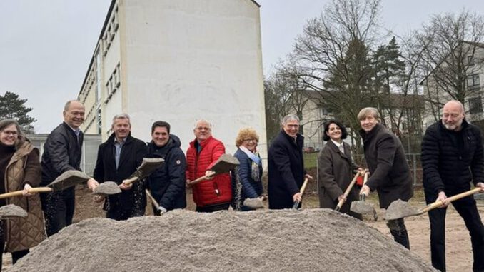 Wiesbaden beginnt Ausbau der Kohlheckschule mit neuem Mensa- und Hallenbau