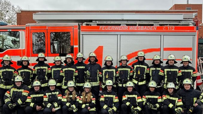 Wiesbaden bildet nach Ausbilderpause 23 neue Feuerwehrleute aus