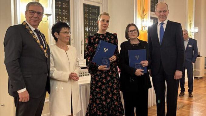 Wiesbaden ehrt Menschenrechtlerinnen mit Ludwig Beck Preis und zeichnet Alltagsretter aus