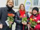Wiesbaden verteilt Fairtrade-Rosen zum Valentinstag und weist auf faire Lieferketten hin